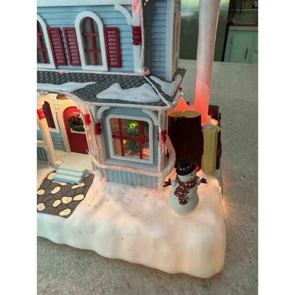 Avon 2001 Christmas Holiday Splendor Fiber Optic Color Changing Light Up House - Picture 4 of 10